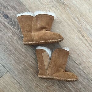 Cozy Tan Suede Boots with Fur Lining
